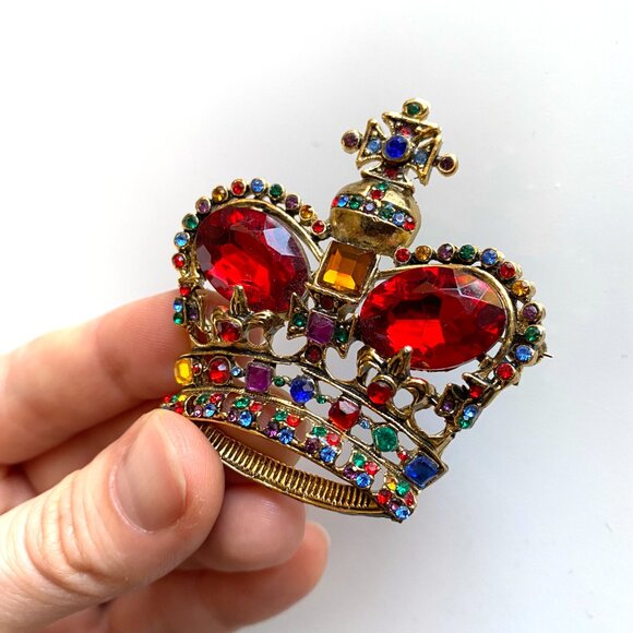 Vintage Gold Tone Red Rhinestone Crown Brooch Pendant Large 2" - Picture 3 of 6